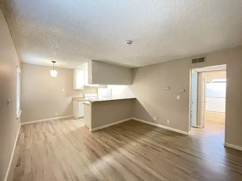 2114 H St, Sacramento, CA 95816