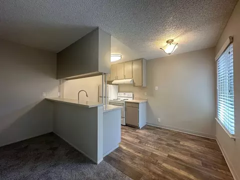 2114 H St, Sacramento, CA 95816
