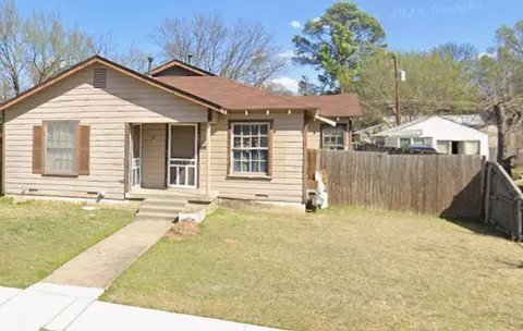 2829 Handley Dr, Fort Worth, TX 76112