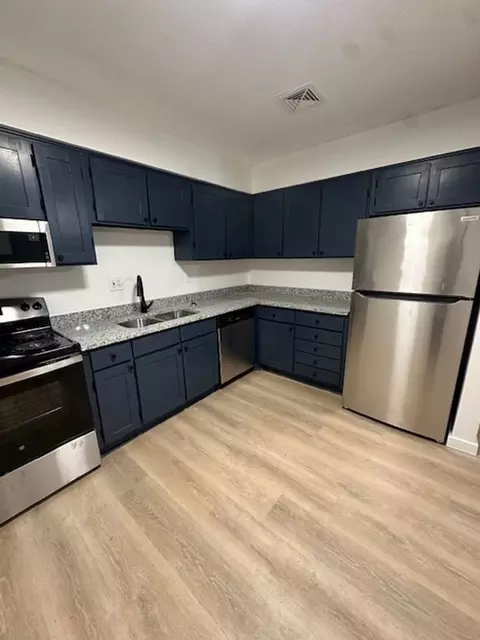 2101 Ottawa St, Leavenworth, KS 66048