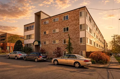 5210 Russell Ave NW, Seattle, WA 98107