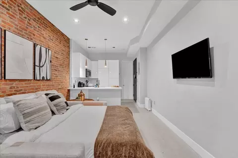 200 E 11th St, New York, NY 10003