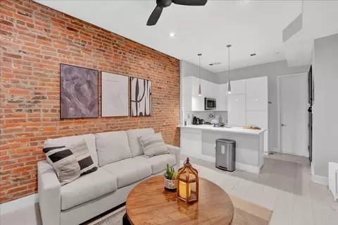 200 E 11th St, New York, NY 10003