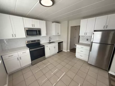 5107 Washington St, Downers Grove, IL 60515