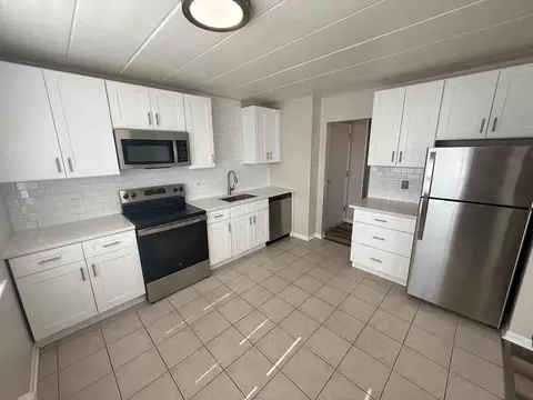 5107 Washington St, Downers Grove, IL 60515