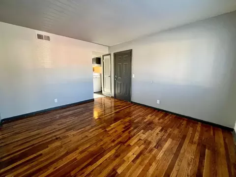 4813 Boyd St, Omaha, NE 68104