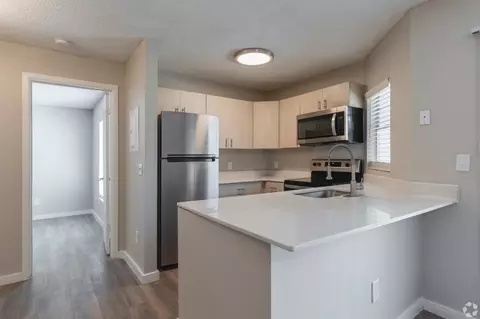 3024 N Powers Dr, Orlando, FL 32818