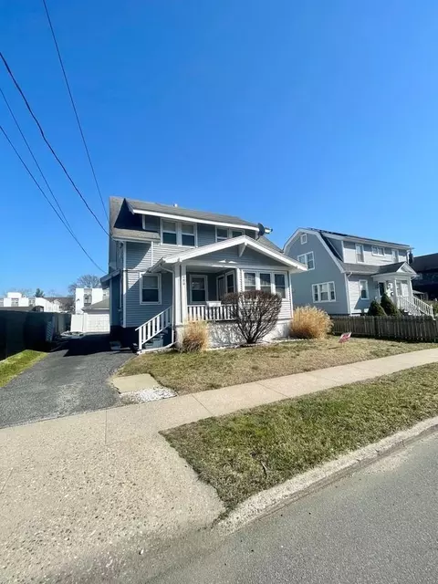 490 Sherwood Pl, Stratford, CT 06615