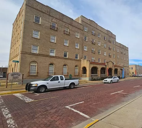 120 S Russell St, Pampa, TX 79065