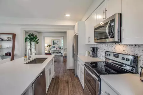 2101 16th St NW, Washington, DC 20009 photo 2