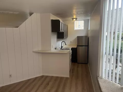 1830 Vassar Dr NE, Albuquerque, NM 87106