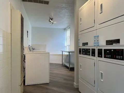 1830 Vassar Dr NE, Albuquerque, NM 87106