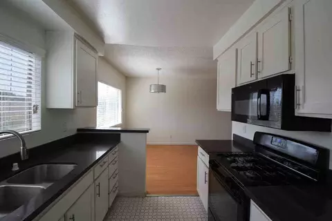 4930 Whitsett Ave, Los Angeles, CA 91607