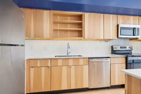 100 E 2nd St, Cedar Falls, IA 50613 photo 9