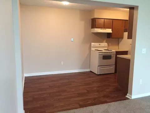 10526 Fort Plz, Omaha, NE 68134