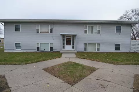 1114 Park Dr, Grand Forks, ND 58201