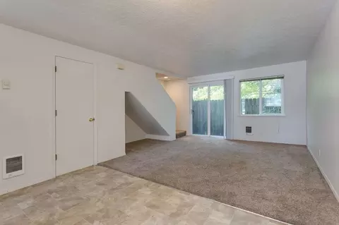 228 SE 106th Ave, Portland, OR 97216