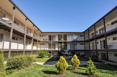 3926 Warwick Blvd, Kansas City, MO 64111