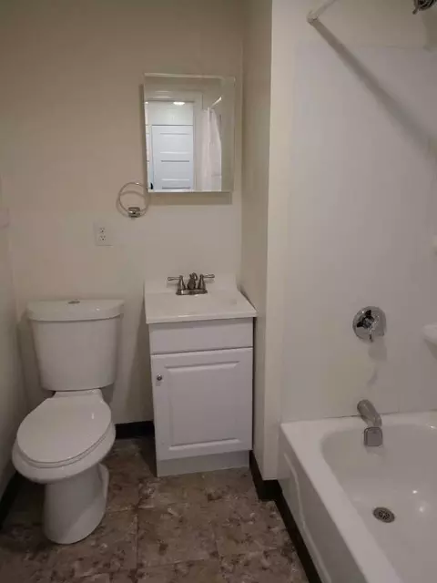 21 Apsley St, Hudson, MA 01749 photo 5