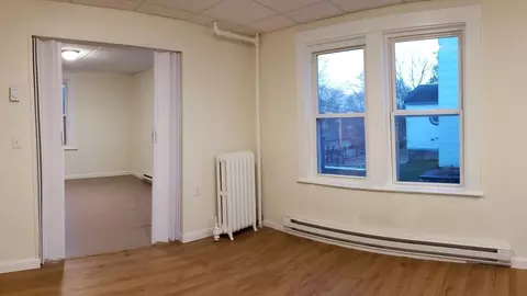 21 Apsley St, Hudson, MA 01749 photo 3