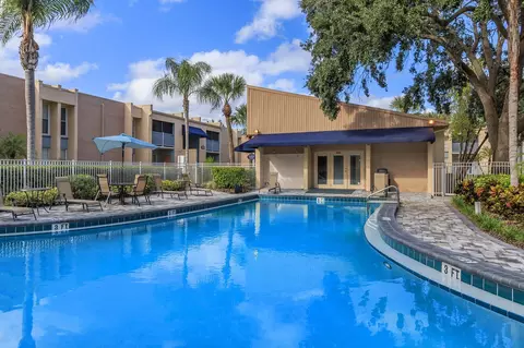 11050 Le Jardin Cir, Temple Terrace, FL 33617