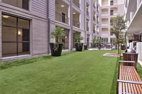 2424 Capitol St, Houston, TX 77003 photo 9