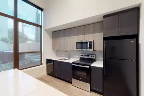 1108 E Armour Blvd, Kansas City, MO 64109