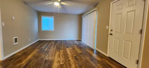 13214 13320 River Rd, Milwaukie, OR 97222