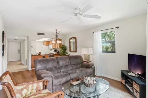 600 Neapolitan Way, Naples, FL 34103