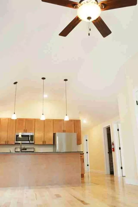 277 277279 North St, Burlington, VT 05401