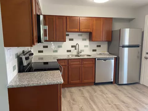 3221 N 36th St, Phoenix, AZ 85018