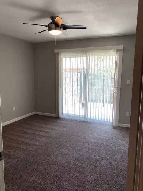 3221 N 36th St, Phoenix, AZ 85018