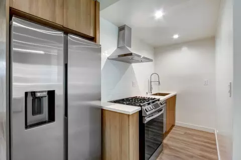 7634 Hampton Ave, West Hollywood, CA 90046 photo 5