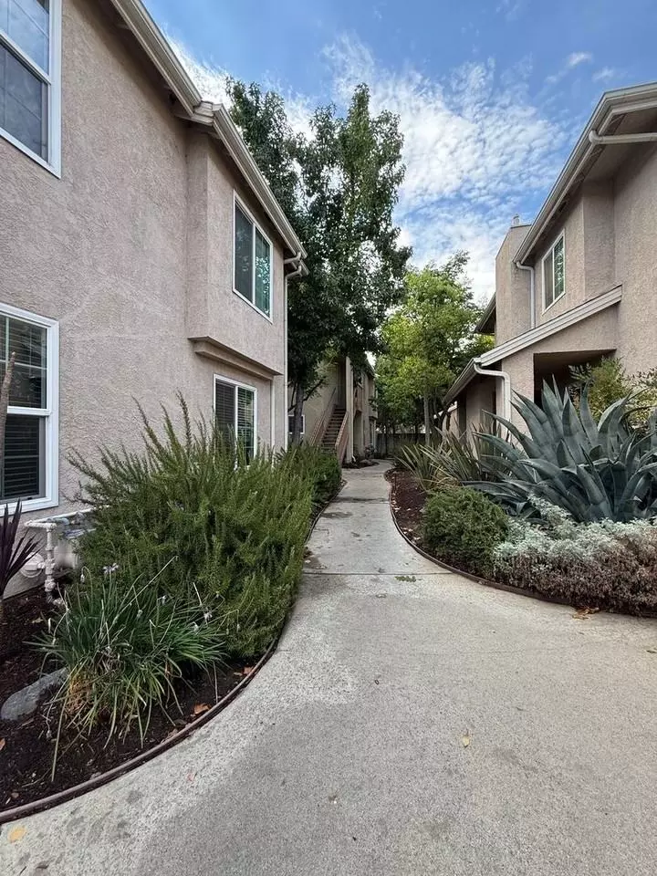  28465 Felix Valdez Ave, Temecula, CA 92590 photo 2