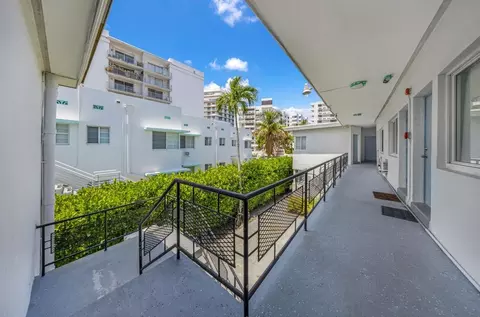6844 Abbott Ave, Miami Beach, FL 33141