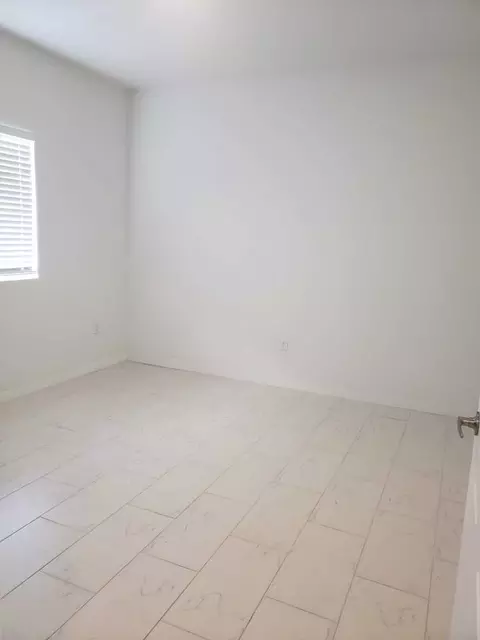 405 E 7th St, Hialeah, FL 33010