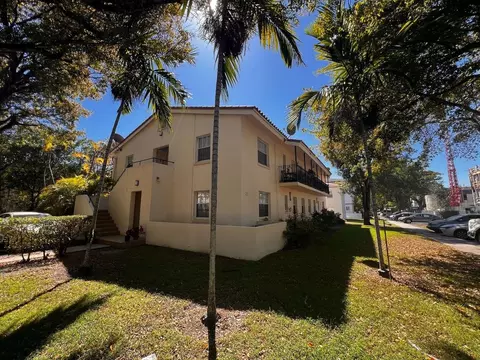 504 Santander Ave, Coral Gables, FL 33134 photo 4