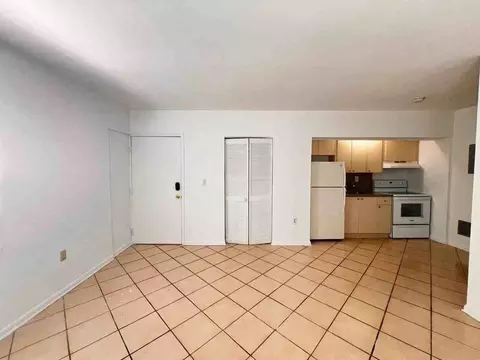 504 Santander Ave, Coral Gables, FL 33134 photo 2