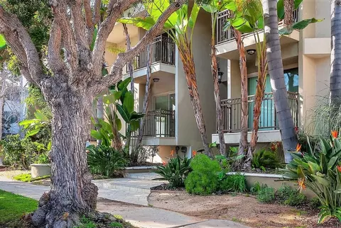 8219 Redlands St, Los Angeles, CA 90293