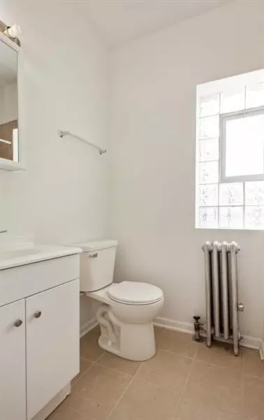 11932 S Stewart Ave, Chicago, IL 60628 photo 6