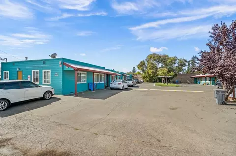 1015 S A St, Santa Rosa, CA 95404