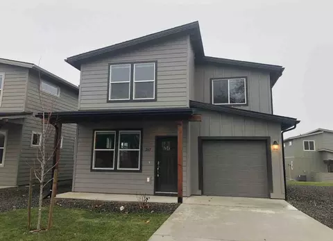 Avery St, Walla Walla, WA 99362