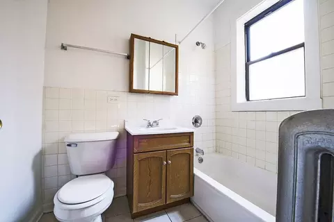 7419 S Phillips Ave, Chicago, IL 60649 photo 9