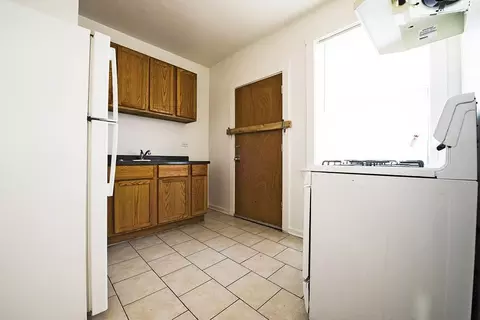 7419 S Phillips Ave, Chicago, IL 60649 photo 6