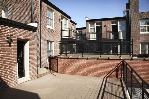 210 Maryland Plz, Saint Louis, MO 63108 photo 11