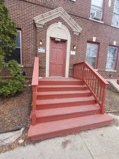 831 College Ave, Racine, WI 53403