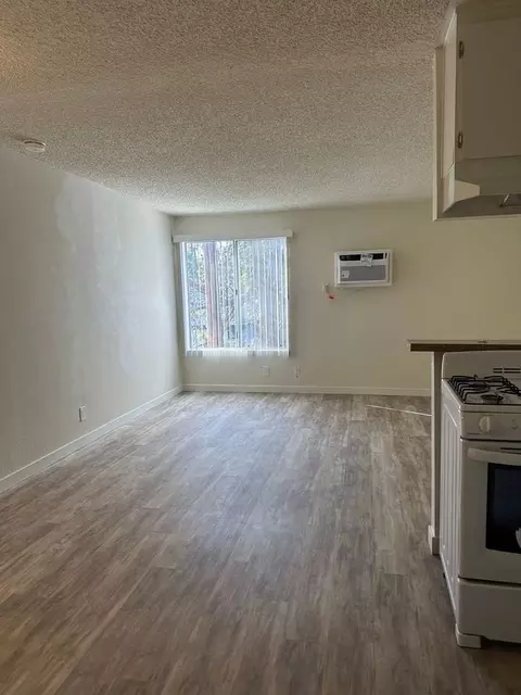 11450 Calvert St, Los Angeles, CA 91606 photo 2