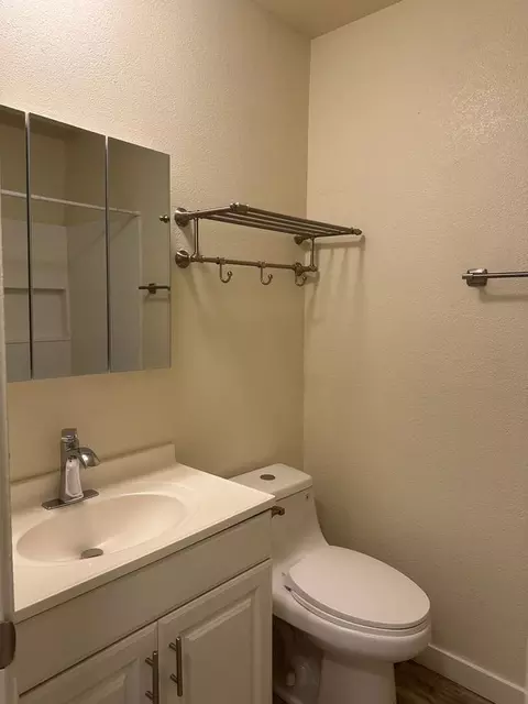 11450 Calvert St, Los Angeles, CA 91606 photo 4