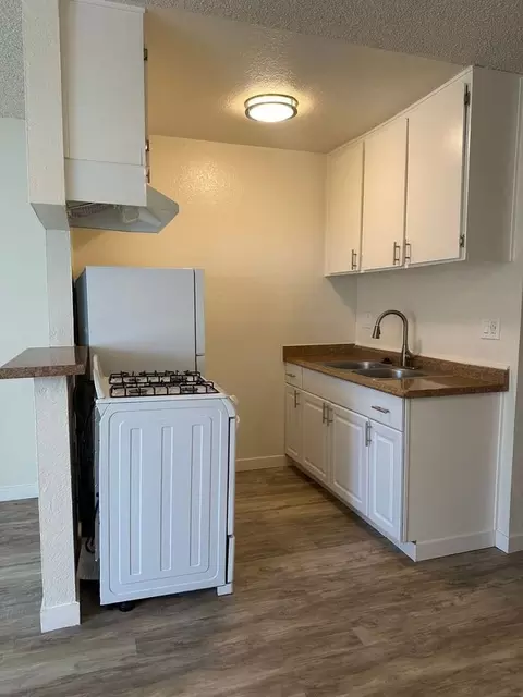 11450 Calvert St, Los Angeles, CA 91606 photo 3