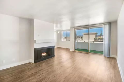 950 4th St, Santa Monica, CA 90403